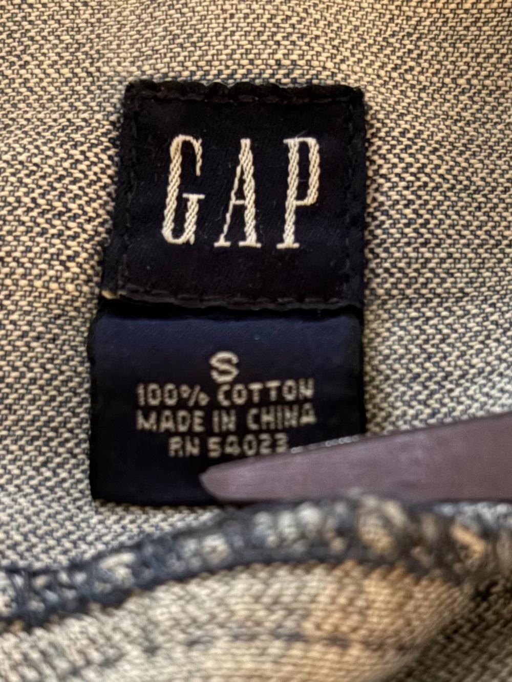 Vintage GAP Classic Denim Jean Jacket Trucker Distressed Medium Wash - Picture 2 of 7